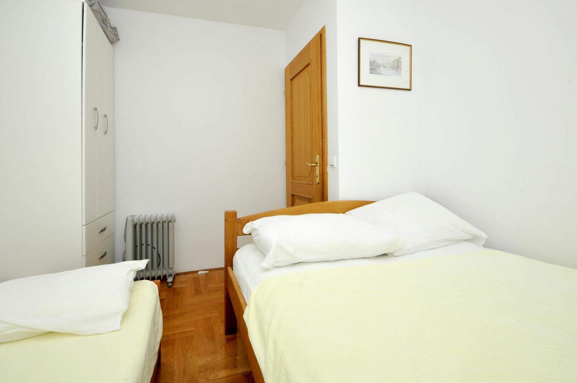 Apartmani Svalina - Seaview And 130M From Beach Trogir Zewnętrze zdjęcie
