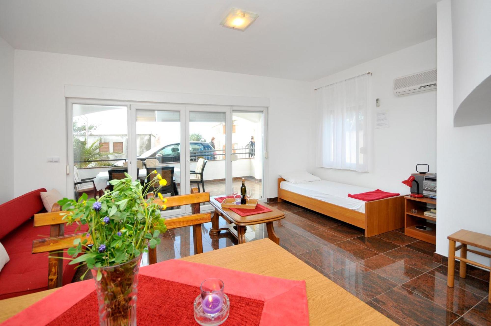 Apartmani Svalina - Seaview And 130M From Beach Trogir Zewnętrze zdjęcie