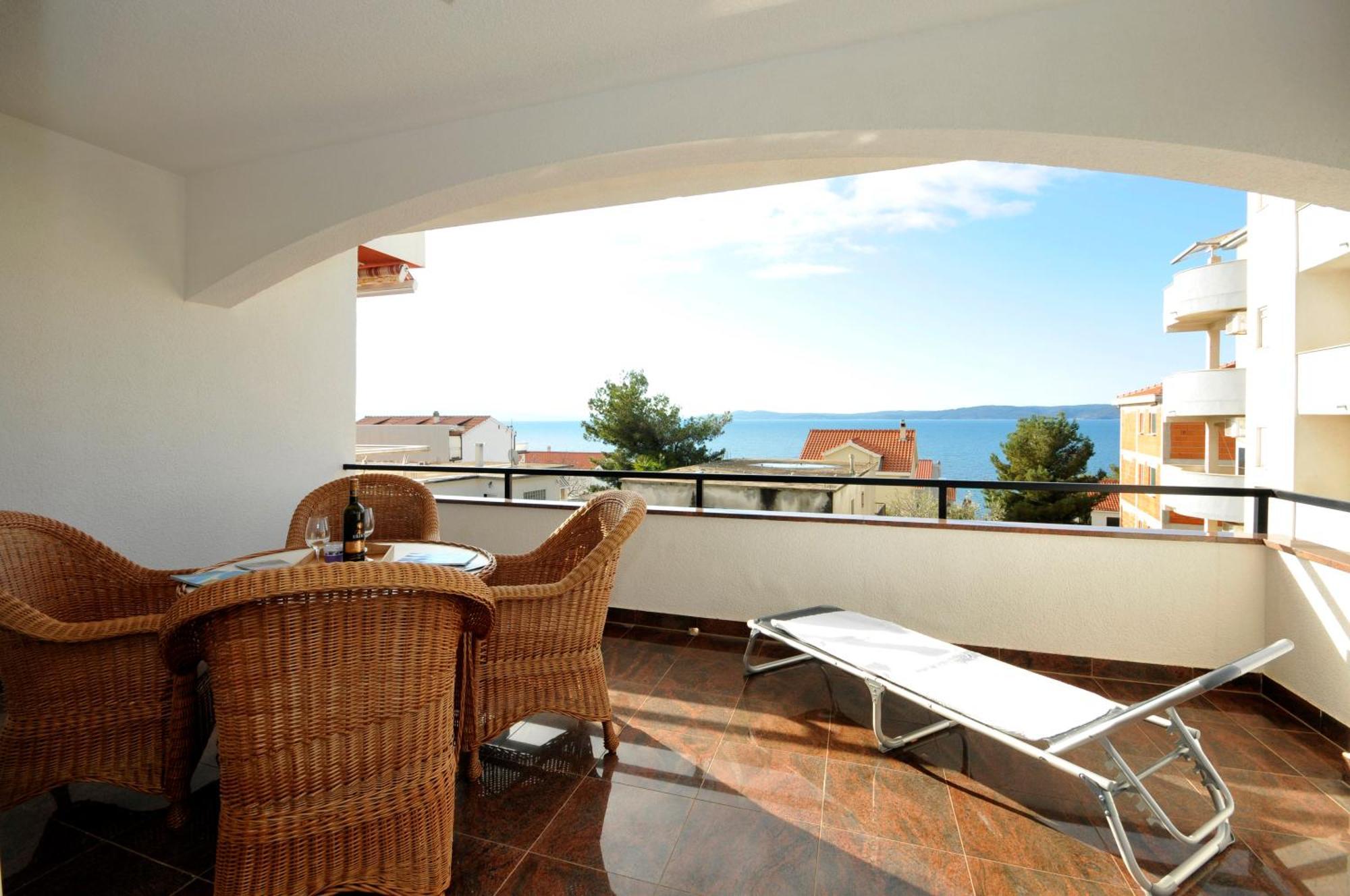 Apartmani Svalina - Seaview And 130M From Beach Trogir Zewnętrze zdjęcie