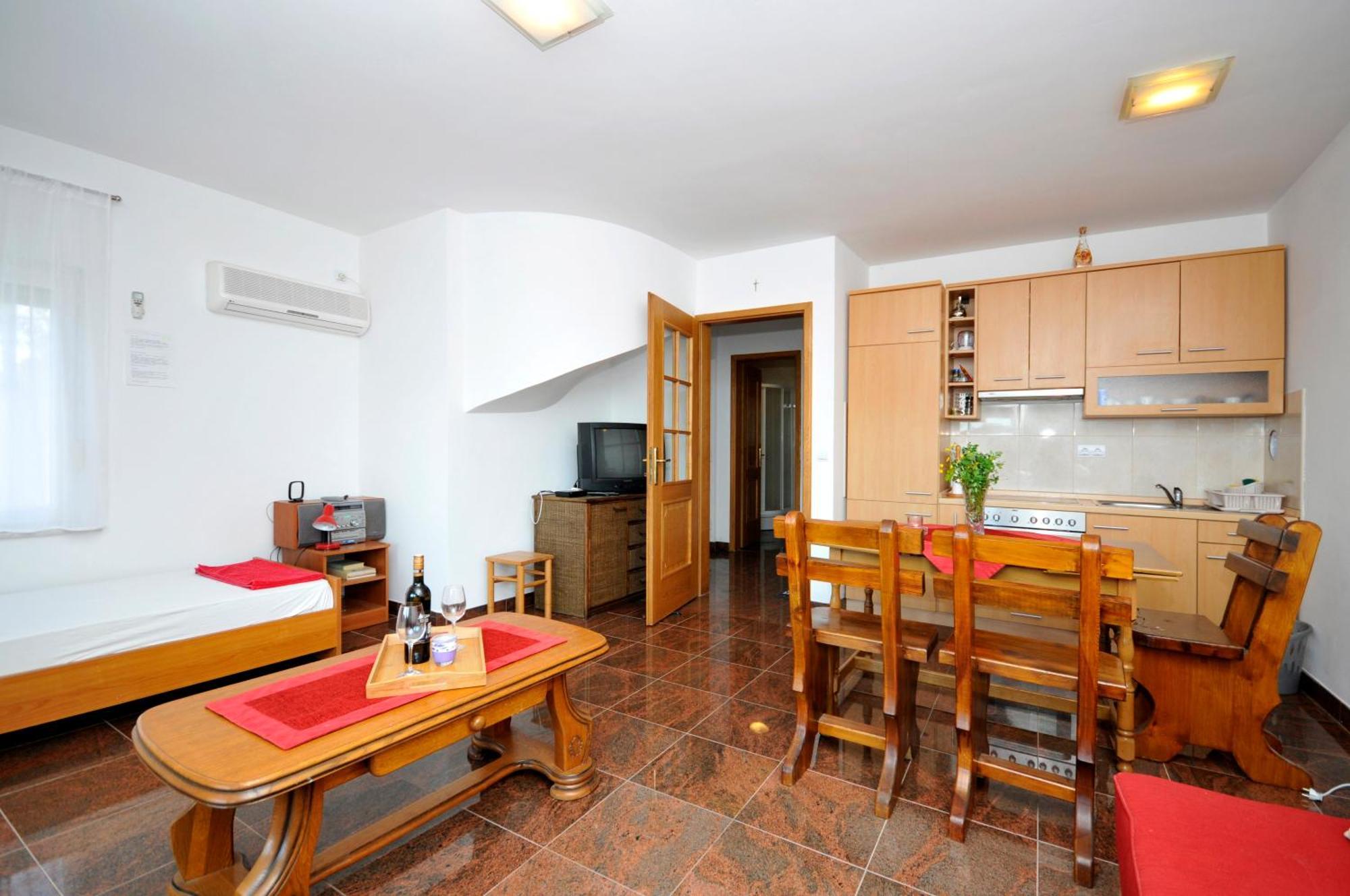 Apartmani Svalina - Seaview And 130M From Beach Trogir Zewnętrze zdjęcie