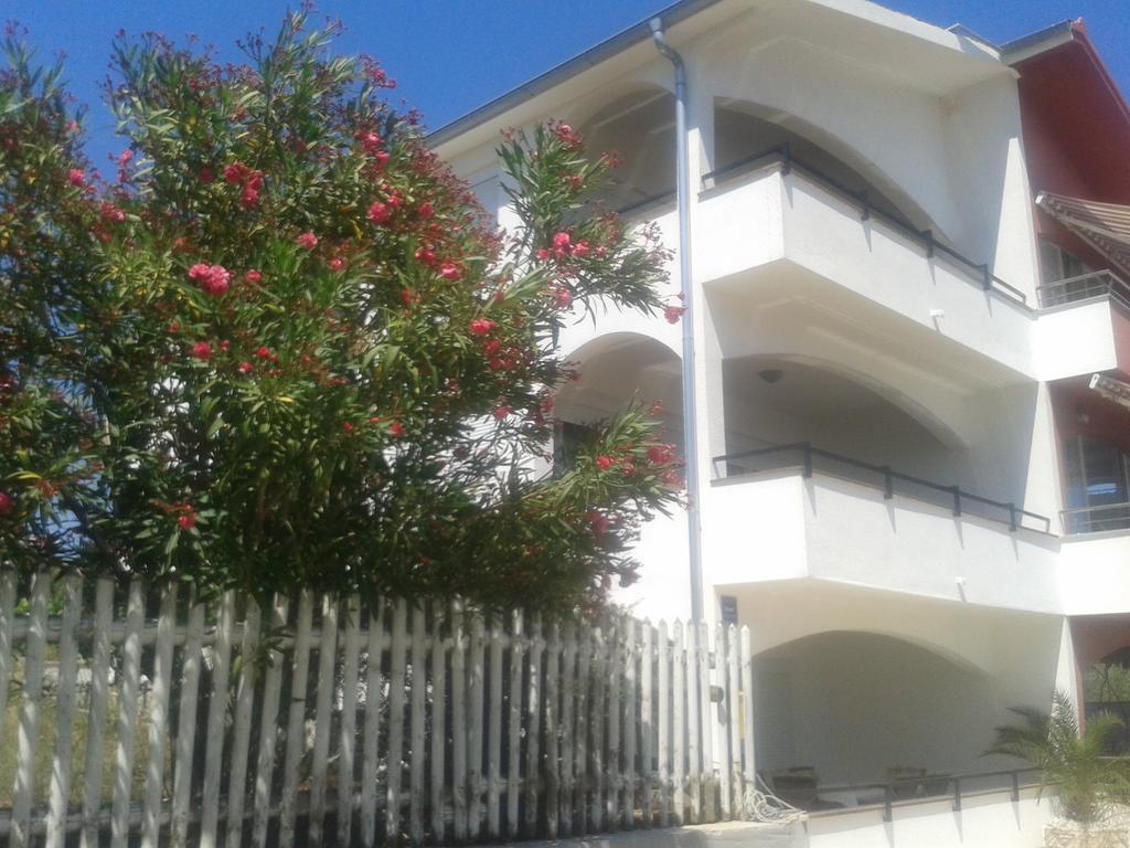 Apartmani Svalina - Seaview And 130M From Beach Trogir Zewnętrze zdjęcie