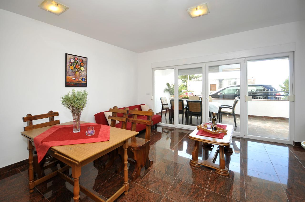 Apartmani Svalina - Seaview And 130M From Beach Trogir Zewnętrze zdjęcie