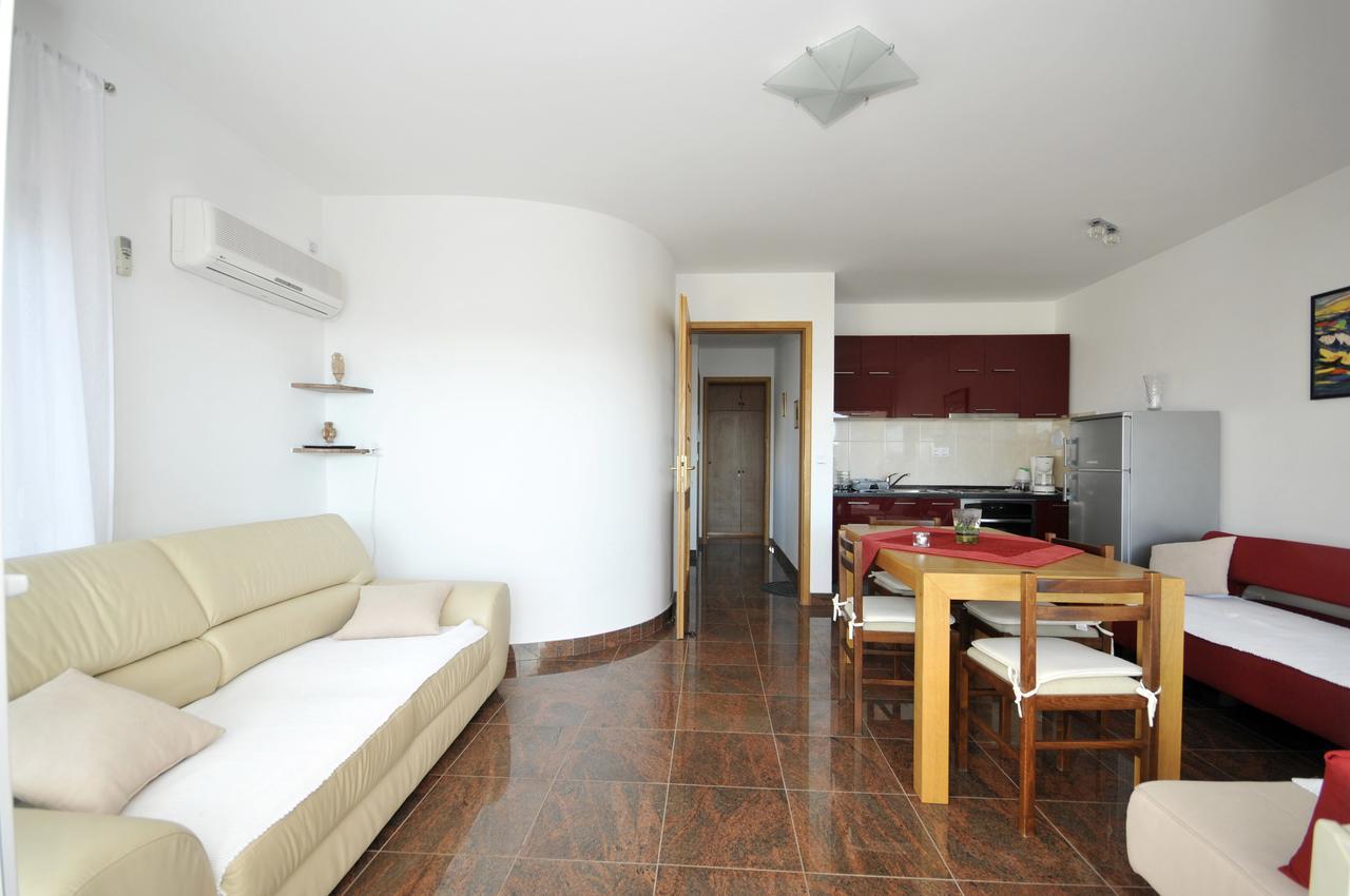 Apartmani Svalina - Seaview And 130M From Beach Trogir Zewnętrze zdjęcie
